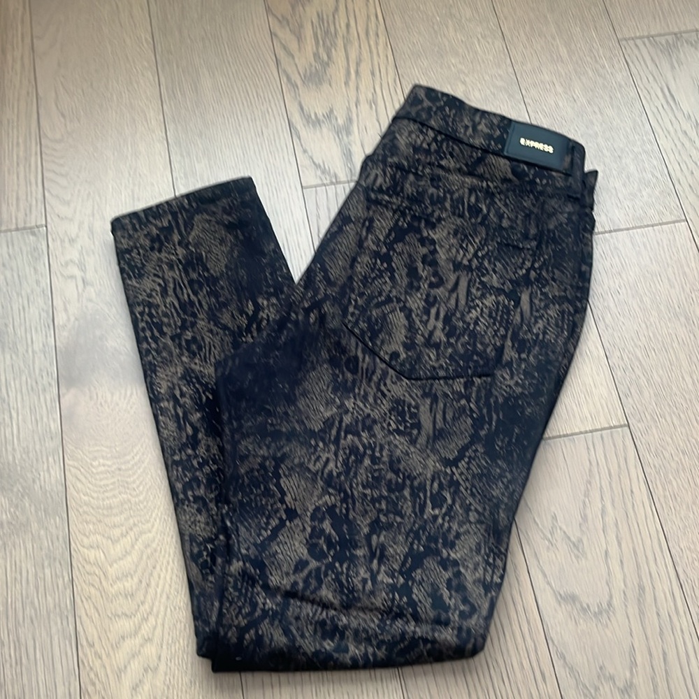 EXPRESS Black & Gold metallic skinny pant - Picture 4 of 7